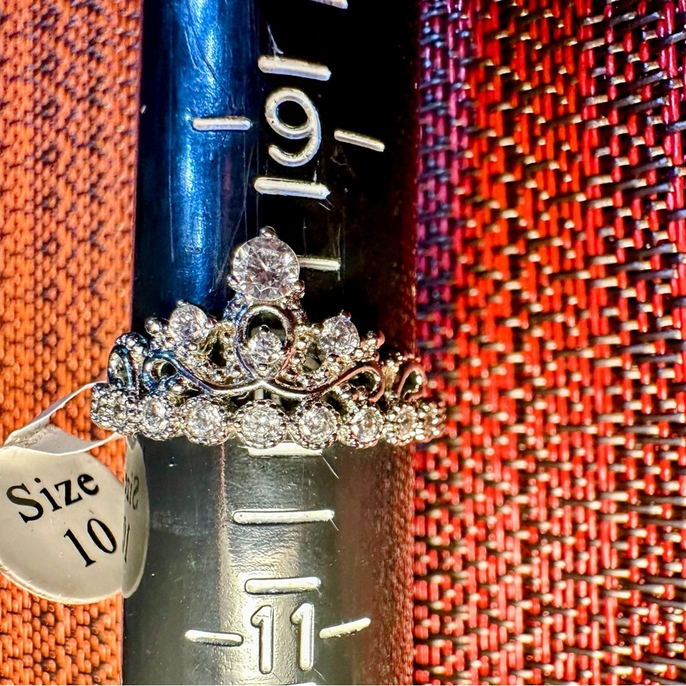 Fragrant Jewels Silver Tiara Ring with Clear Stones